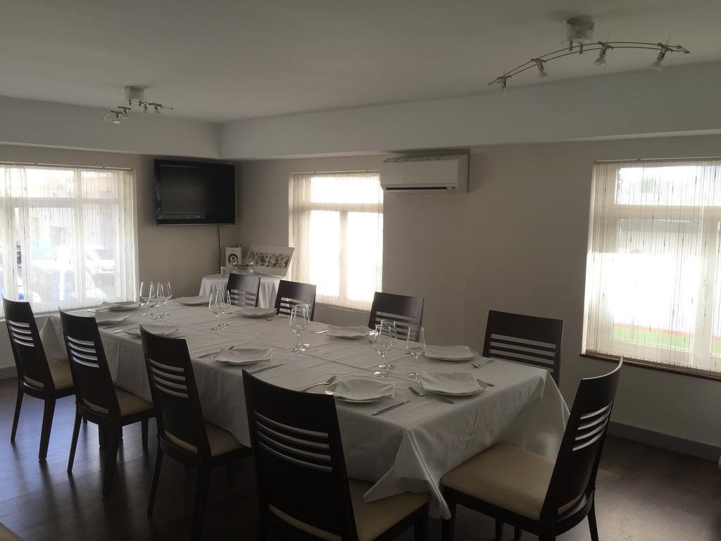 Pension Oasis Самора Экстерьер фото
