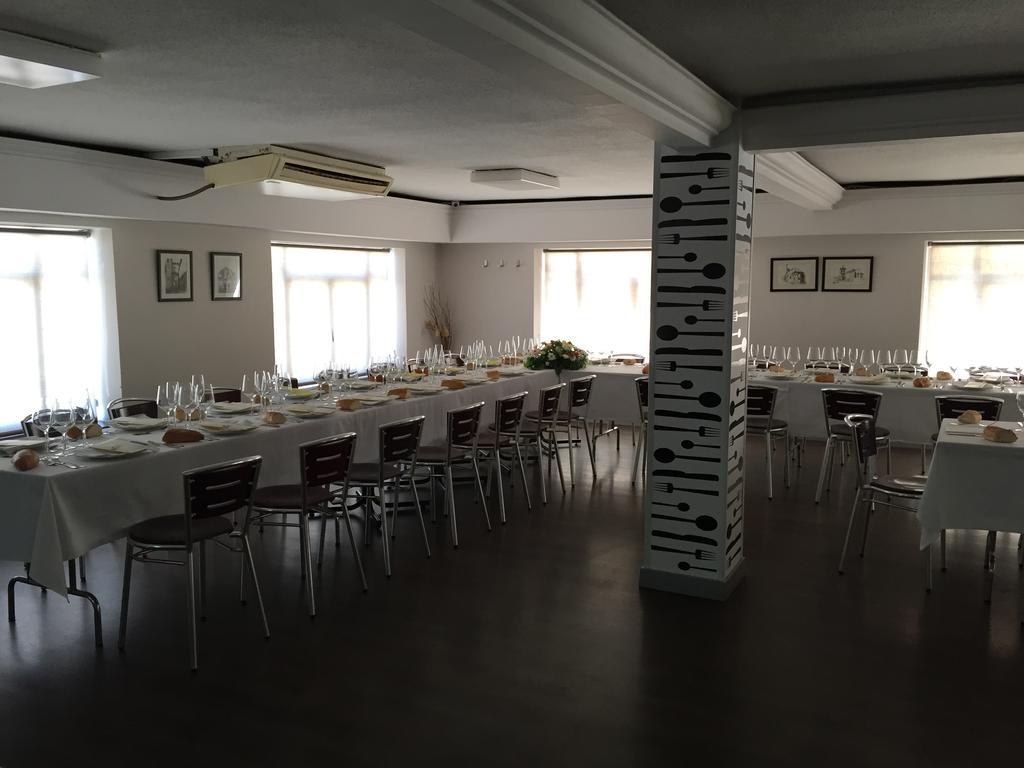 Pension Oasis Самора Экстерьер фото