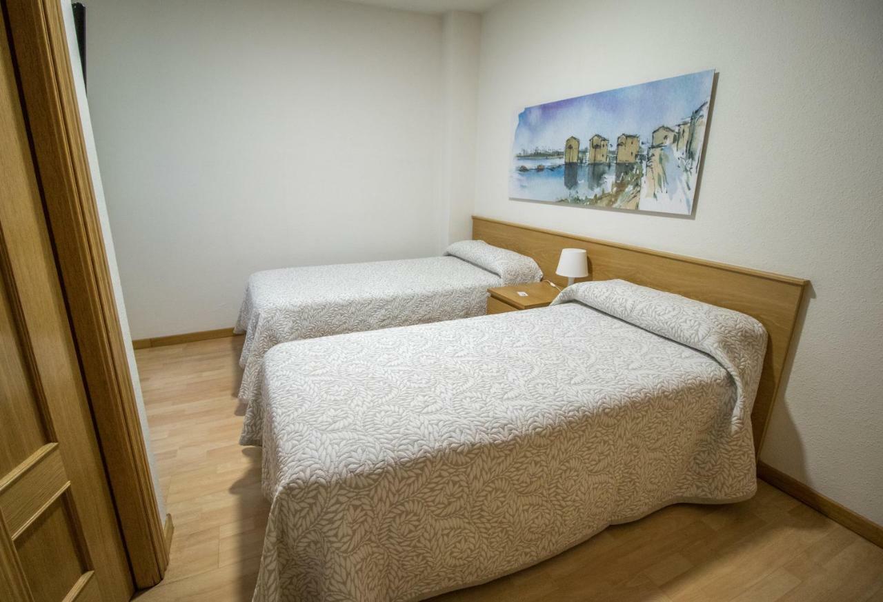 Pension Oasis Самора Экстерьер фото