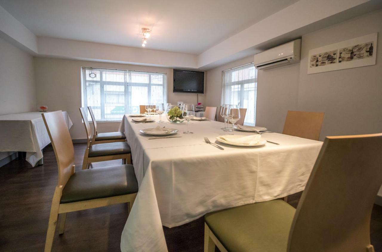 Pension Oasis Самора Экстерьер фото