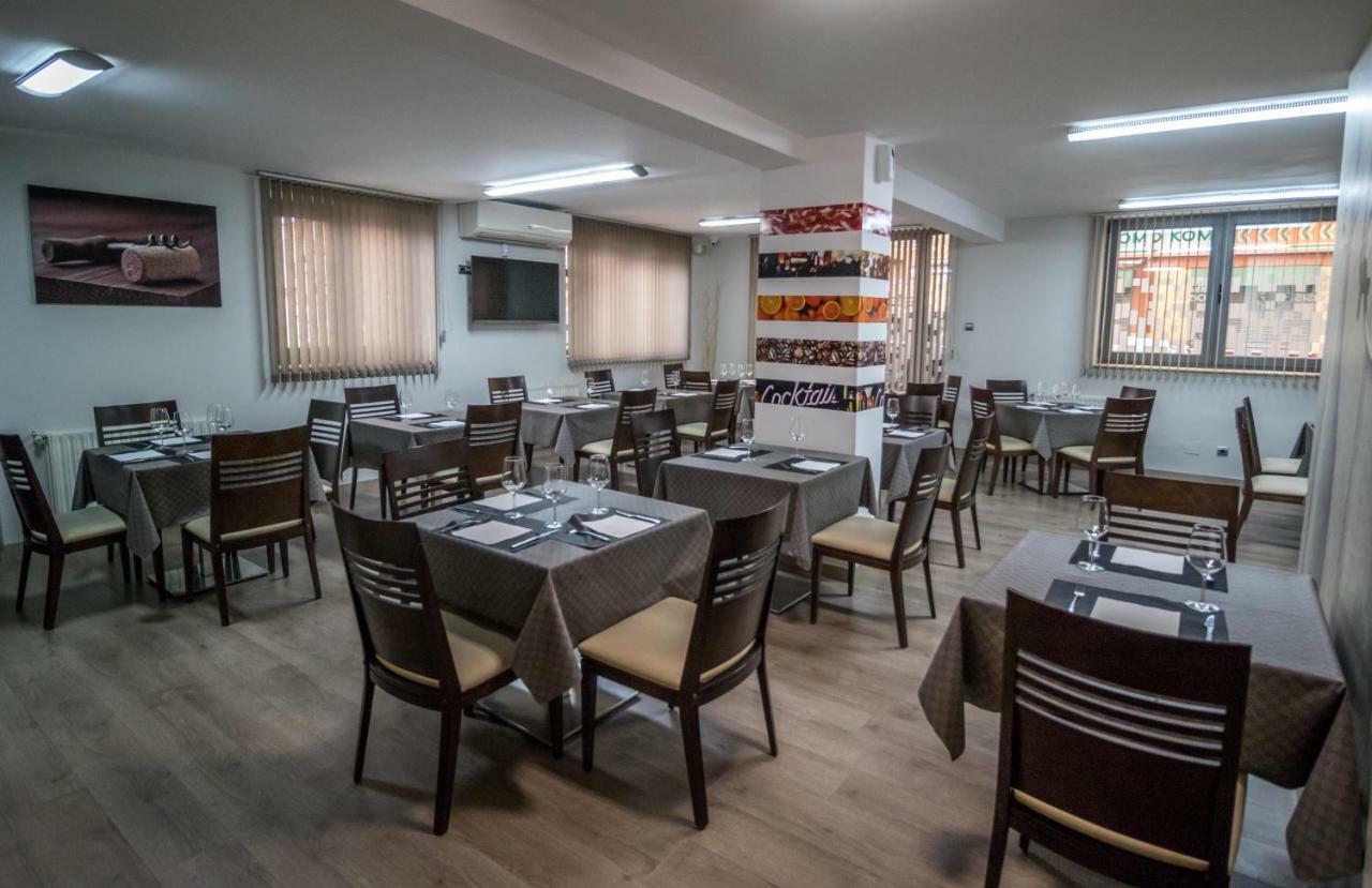 Pension Oasis Самора Экстерьер фото